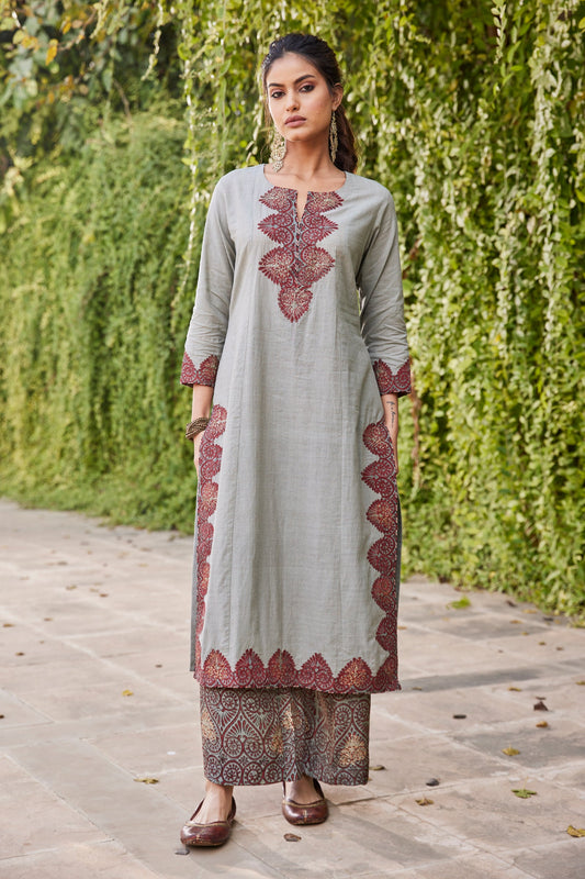 Solid Grey Kurta With Embroidered Bagru Applique