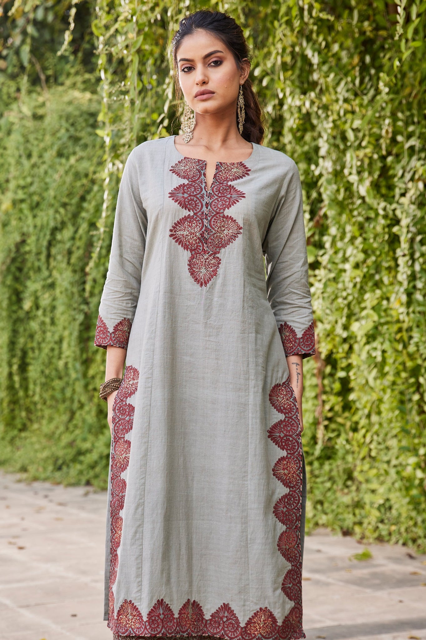 Solid Grey Kurta With Embroidered Bagru Applique