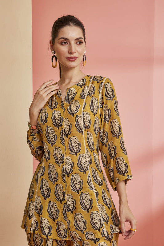 Mustard:Hand-Blocked Bagru Print Shirt